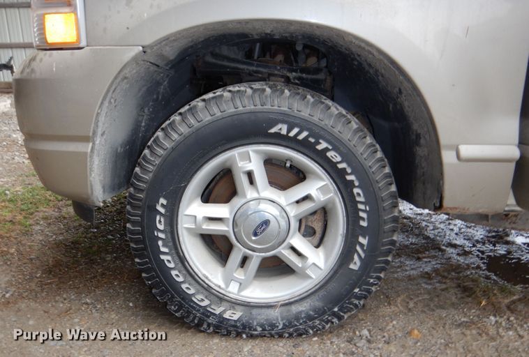 image for item JJ9212 2004 Ford Explorer  SUV