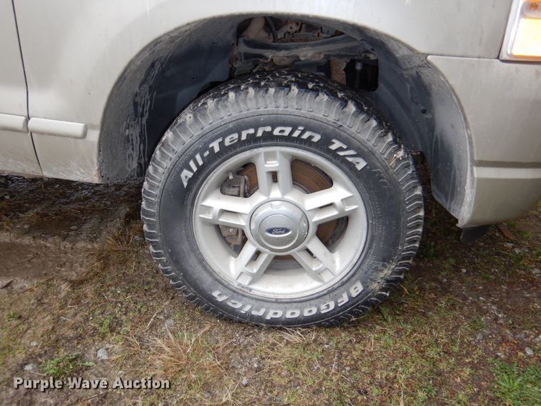 image for item JJ9212 2004 Ford Explorer  SUV