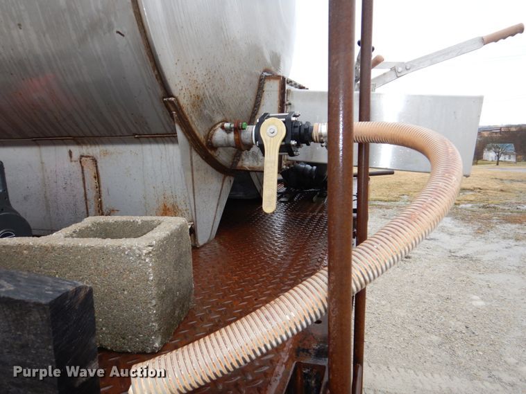 image for item JJ9215 1979 Chevrolet C70  flatbed truck with water tank