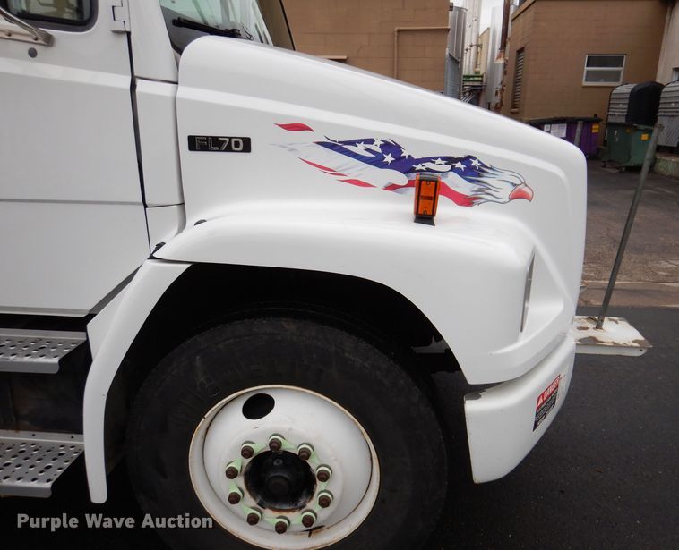 image for item JK9489 2001 Freightliner FL70  bucket truck