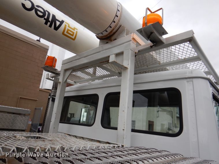 image for item JK9489 2001 Freightliner FL70  bucket truck