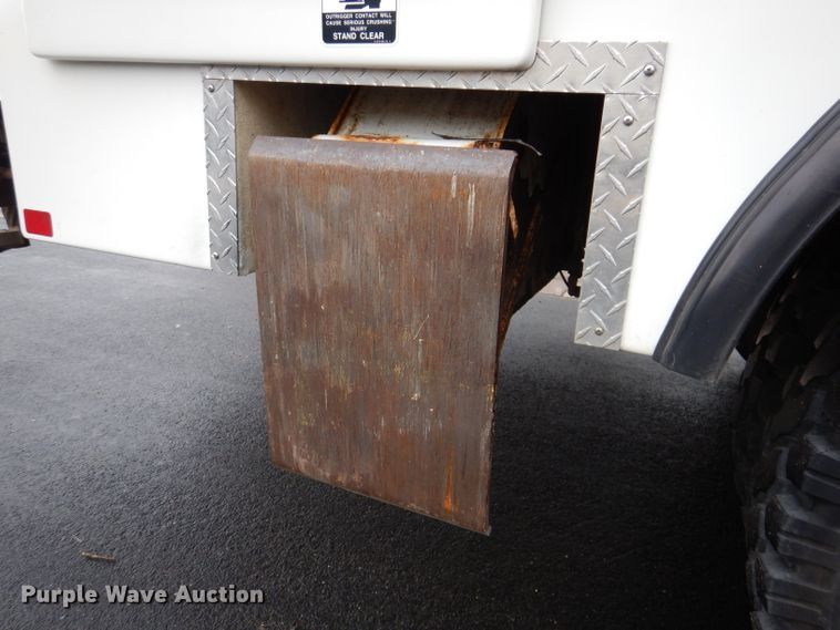 image for item JK9489 2001 Freightliner FL70  bucket truck