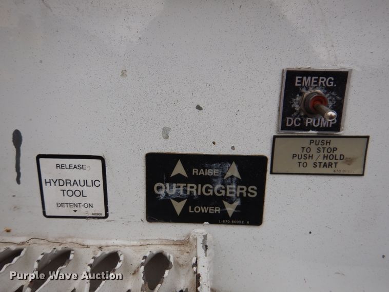 image for item JK9489 2001 Freightliner FL70  bucket truck