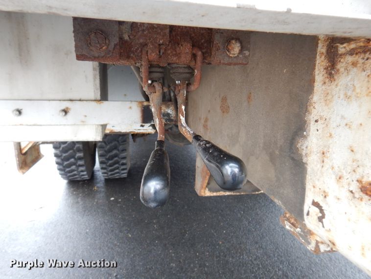 image for item JK9489 2001 Freightliner FL70  bucket truck