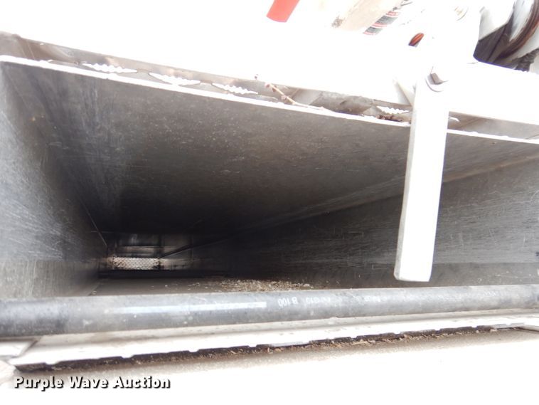 image for item JK9489 2001 Freightliner FL70  bucket truck