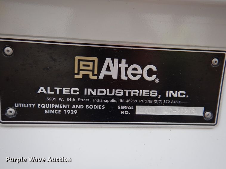 image for item JK9489 2001 Freightliner FL70  bucket truck