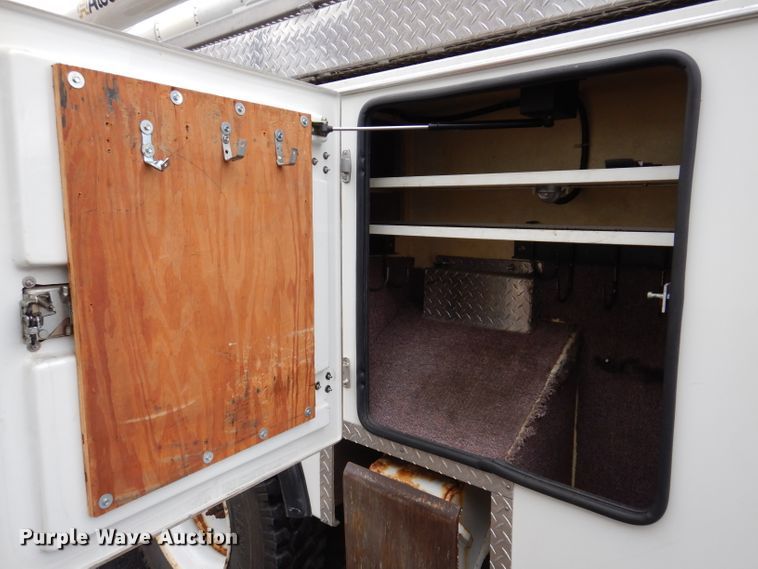 image for item JK9489 2001 Freightliner FL70  bucket truck