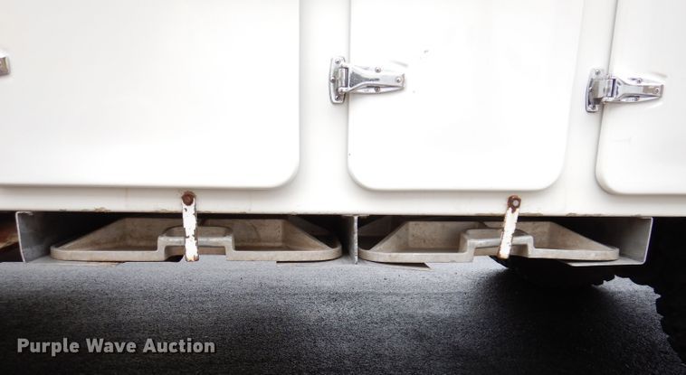 image for item JK9489 2001 Freightliner FL70  bucket truck