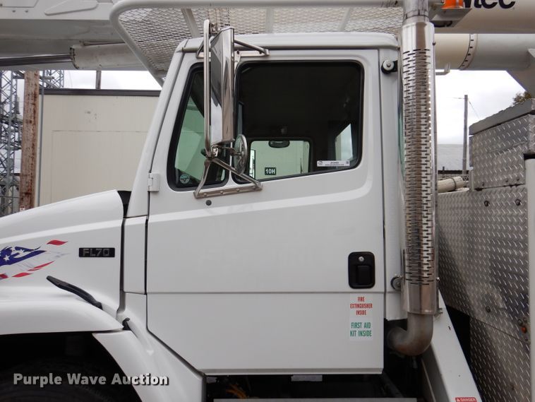 image for item JK9489 2001 Freightliner FL70  bucket truck