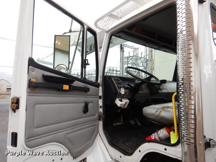 image for item JK9489 2001 Freightliner FL70  bucket truck