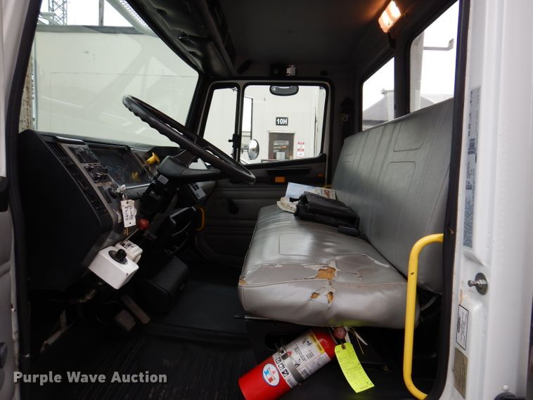 image for item JK9489 2001 Freightliner FL70  bucket truck