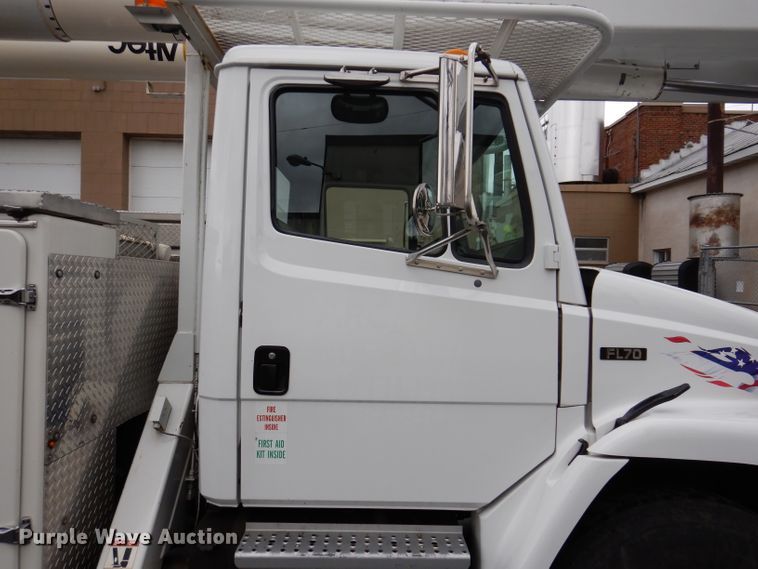image for item JK9489 2001 Freightliner FL70  bucket truck
