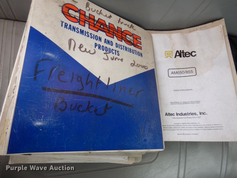 image for item JK9489 2001 Freightliner FL70  bucket truck