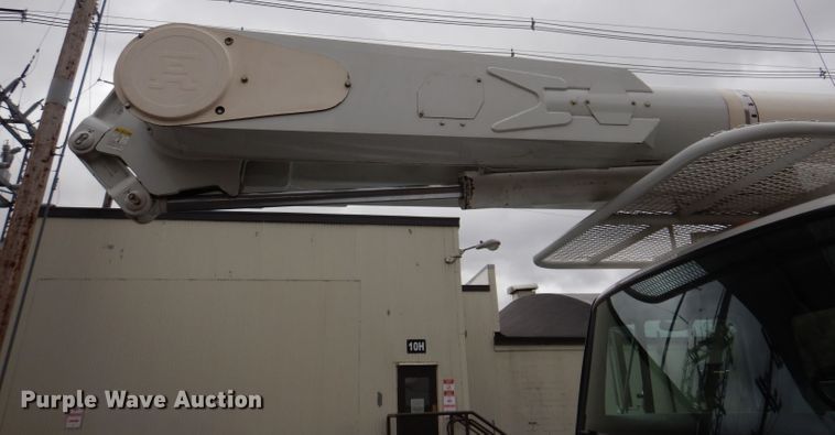 image for item JK9489 2001 Freightliner FL70  bucket truck