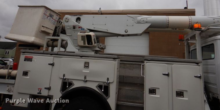 image for item JK9489 2001 Freightliner FL70  bucket truck