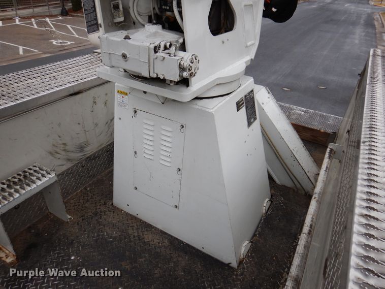 image for item JK9489 2001 Freightliner FL70  bucket truck