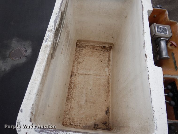 image for item JK9489 2001 Freightliner FL70  bucket truck