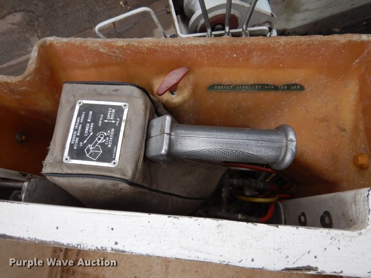 image for item JK9489 2001 Freightliner FL70  bucket truck