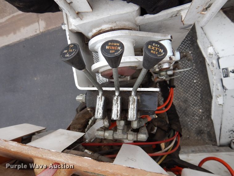 image for item JK9489 2001 Freightliner FL70  bucket truck