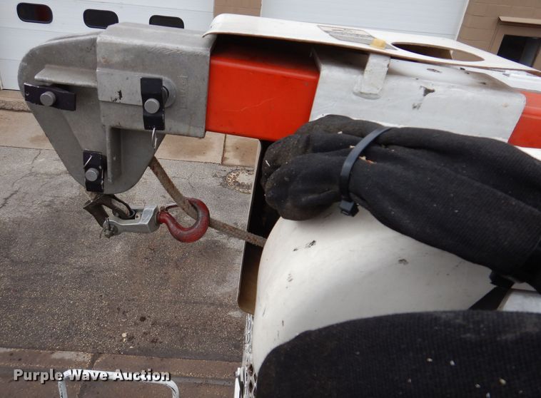 image for item JK9489 2001 Freightliner FL70  bucket truck