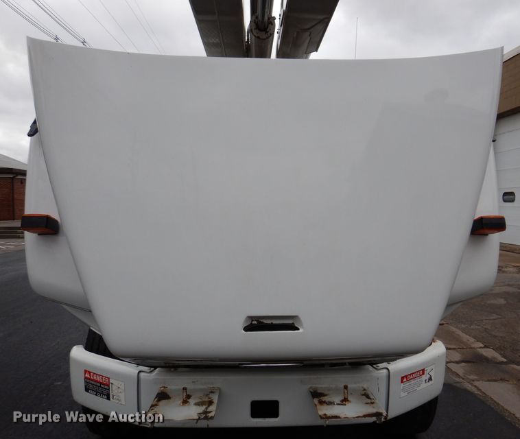 image for item JK9489 2001 Freightliner FL70  bucket truck