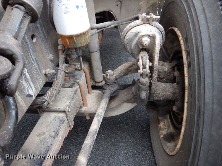 image for item JK9489 2001 Freightliner FL70  bucket truck