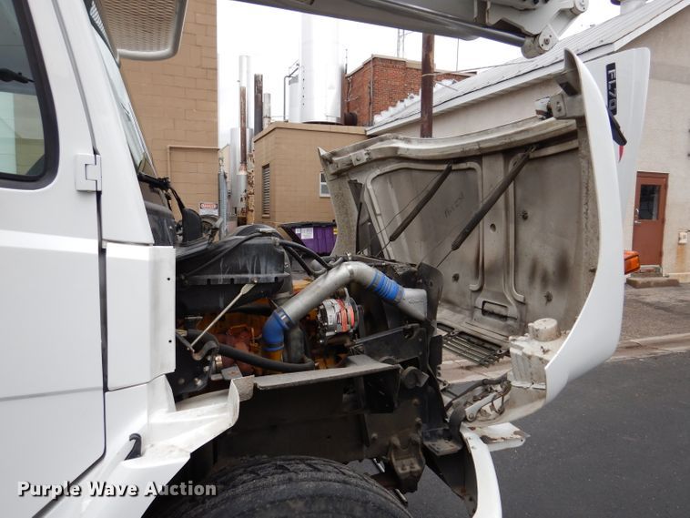 image for item JK9489 2001 Freightliner FL70  bucket truck