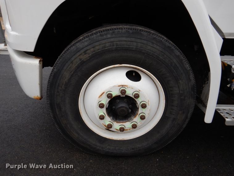 image for item JK9489 2001 Freightliner FL70  bucket truck