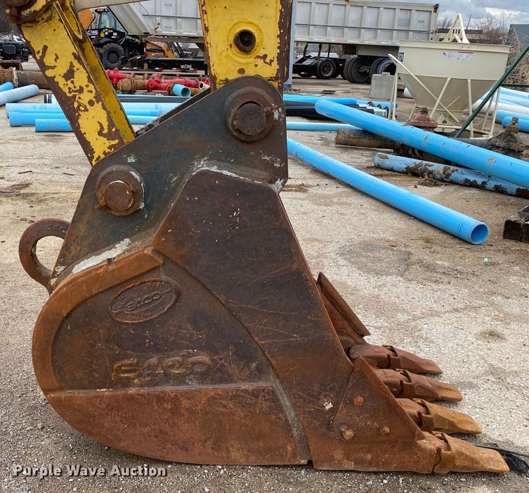 image for item JL9070 2000 Kobelco SK210LC  excavator
