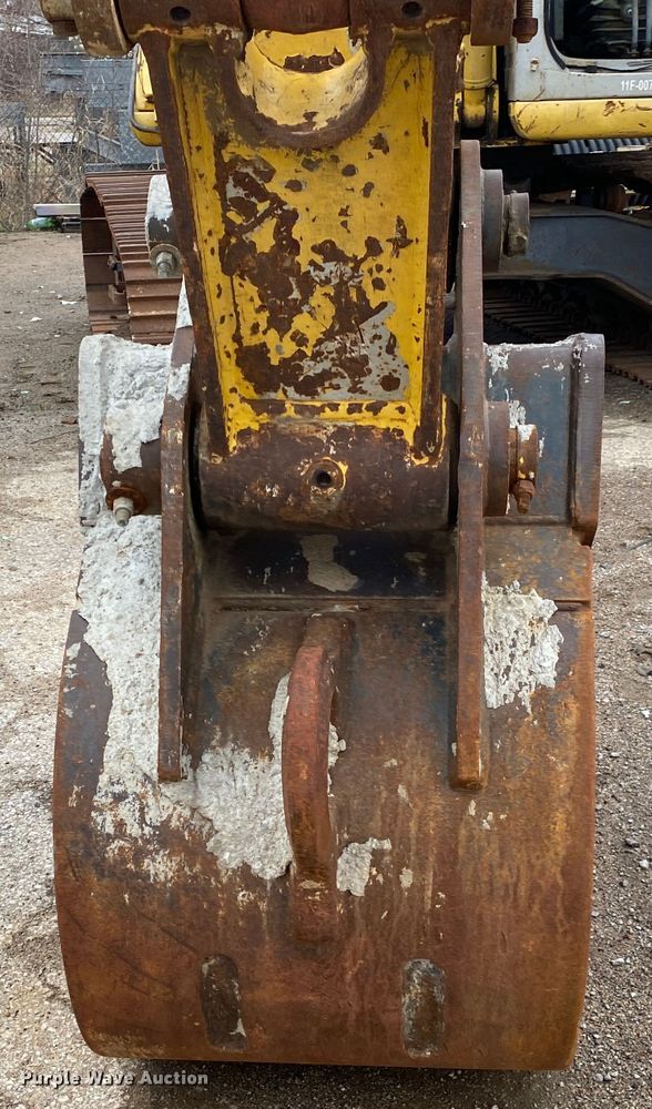 image for item JL9070 2000 Kobelco SK210LC  excavator