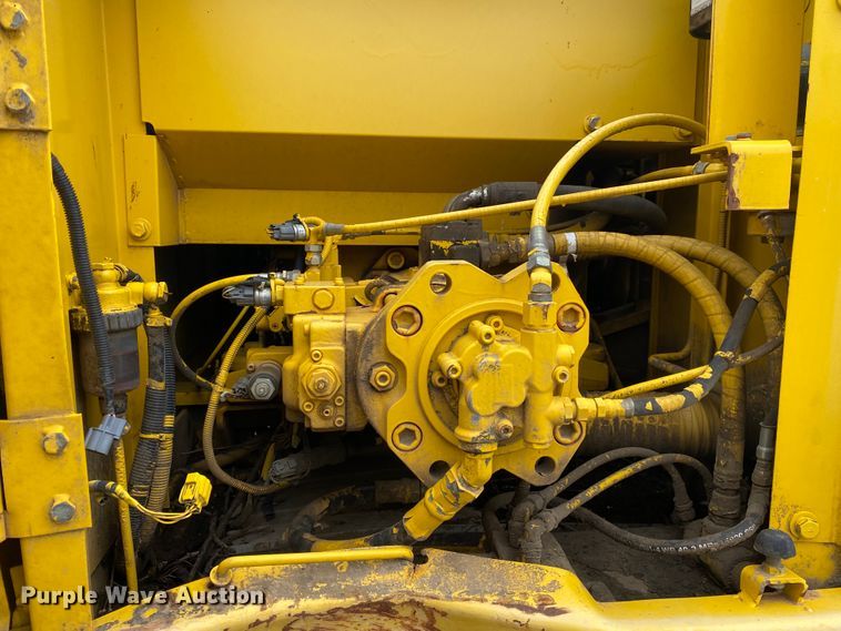 image for item JL9070 2000 Kobelco SK210LC  excavator