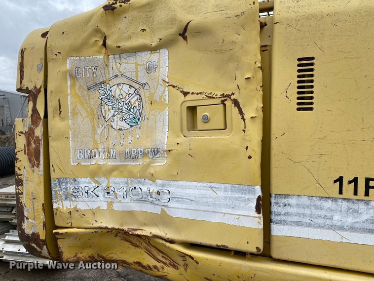 image for item JL9070 2000 Kobelco SK210LC  excavator