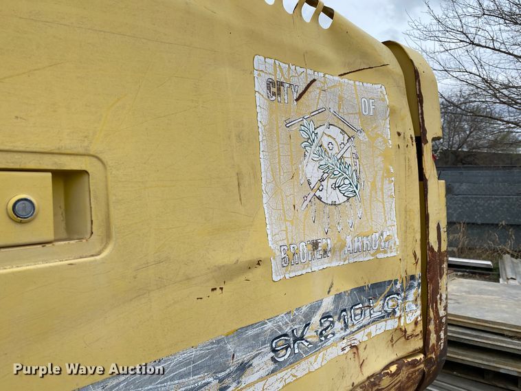 image for item JL9070 2000 Kobelco SK210LC  excavator