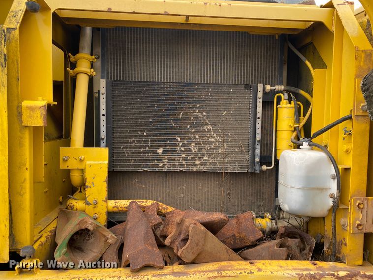 image for item JL9070 2000 Kobelco SK210LC  excavator