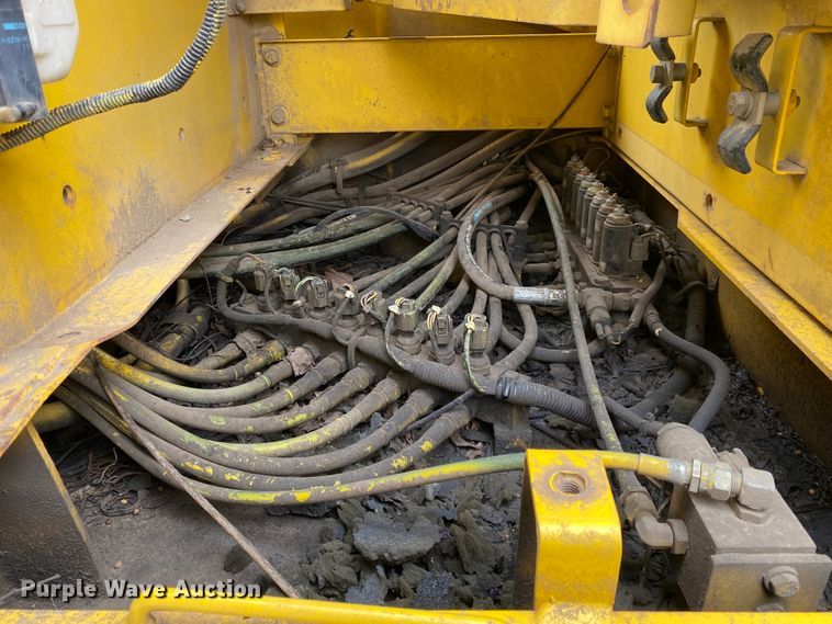 image for item JL9070 2000 Kobelco SK210LC  excavator