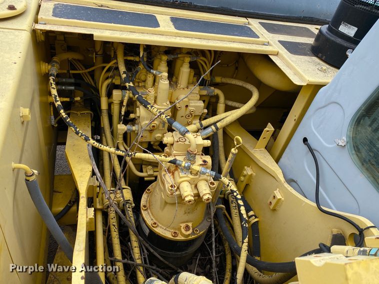 image for item JL9070 2000 Kobelco SK210LC  excavator