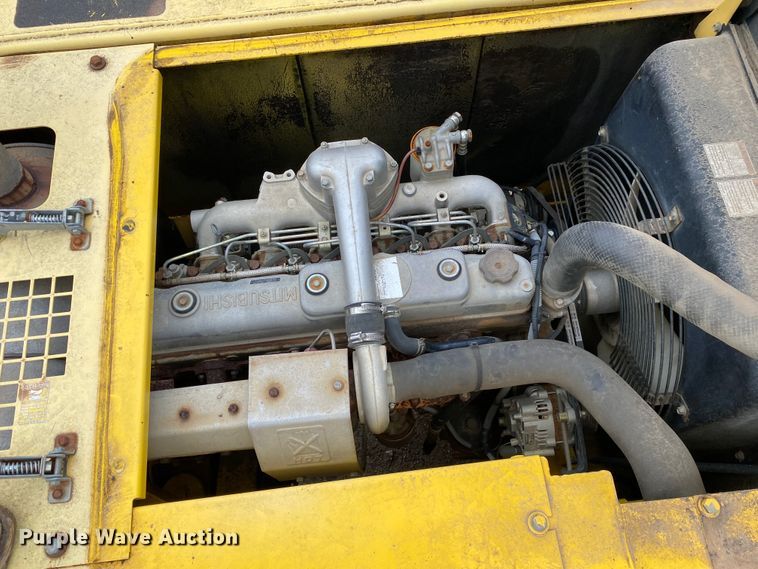 image for item JL9070 2000 Kobelco SK210LC  excavator