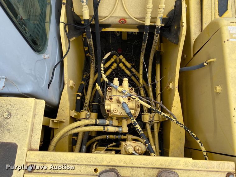 image for item JL9070 2000 Kobelco SK210LC  excavator