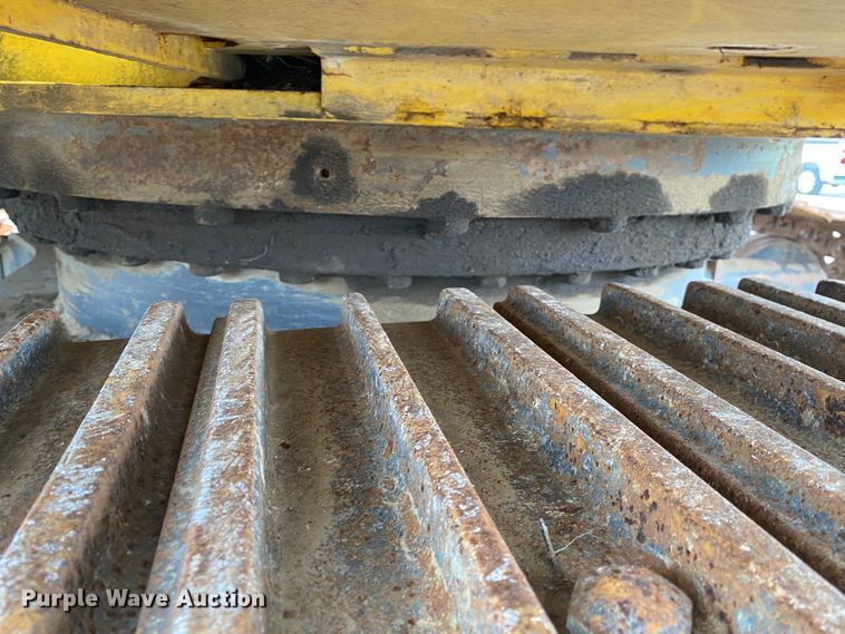 image for item JL9070 2000 Kobelco SK210LC  excavator