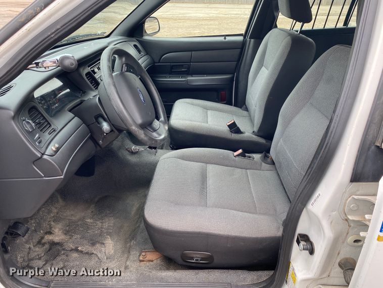image for item JL9075 2008 Ford Crown Victoria Police Interceptor