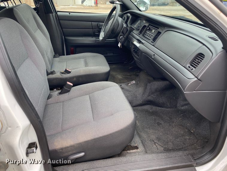 image for item JL9075 2008 Ford Crown Victoria Police Interceptor