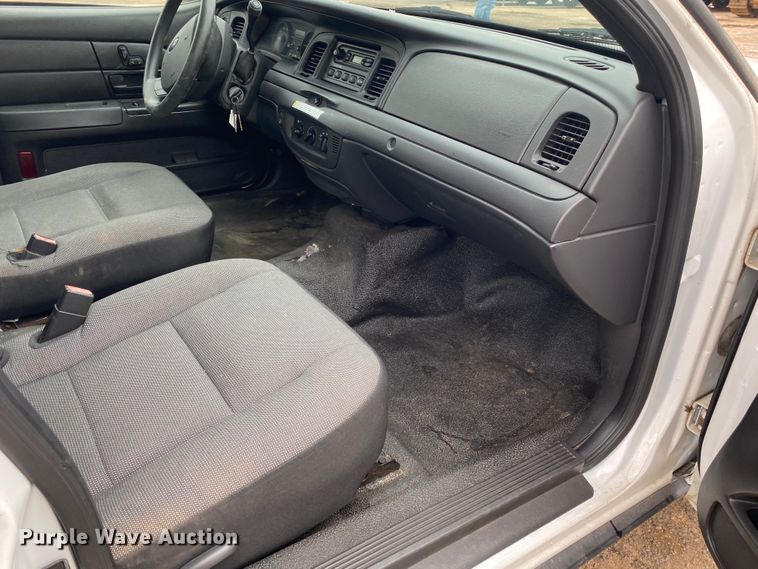 image for item JL9075 2008 Ford Crown Victoria Police Interceptor