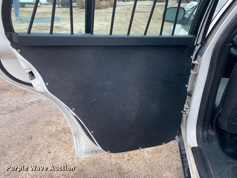 image for item JL9075 2008 Ford Crown Victoria Police Interceptor