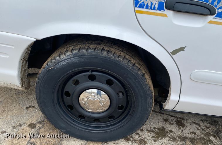 image for item JL9075 2008 Ford Crown Victoria Police Interceptor