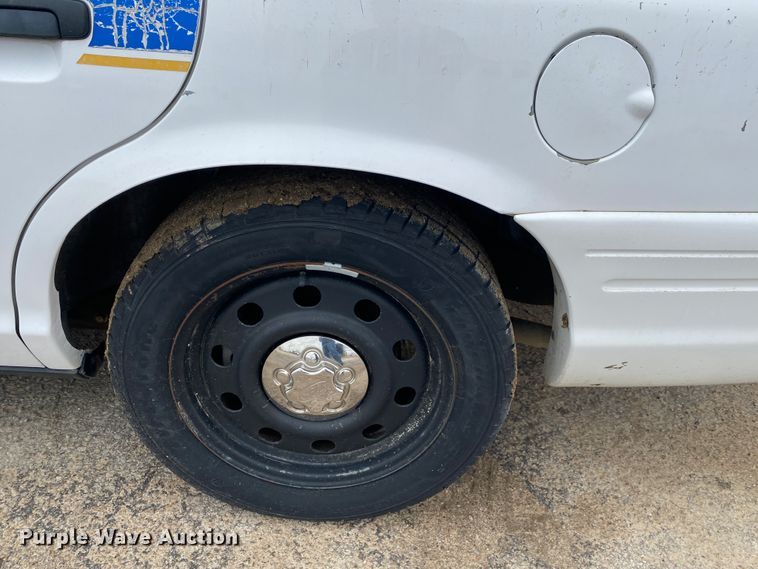 image for item JL9075 2008 Ford Crown Victoria Police Interceptor