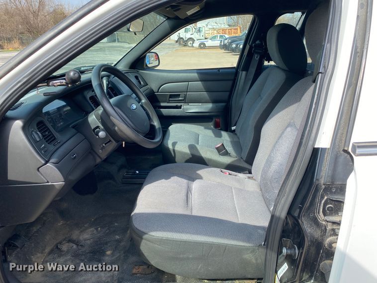 image for item JL9078 2011 Ford Crown Victoria Police Interceptor