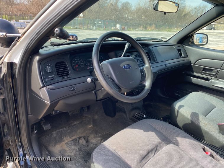 image for item JL9078 2011 Ford Crown Victoria Police Interceptor