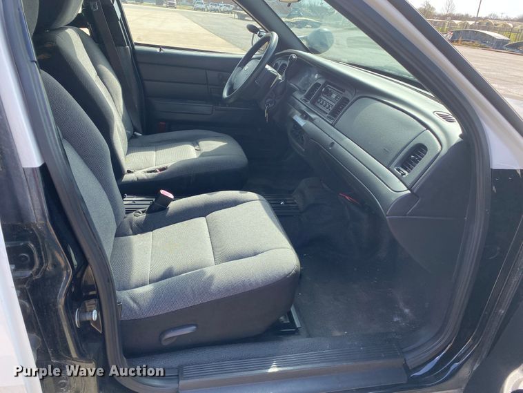 image for item JL9078 2011 Ford Crown Victoria Police Interceptor