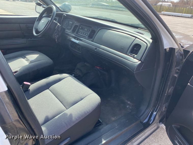 image for item JL9078 2011 Ford Crown Victoria Police Interceptor