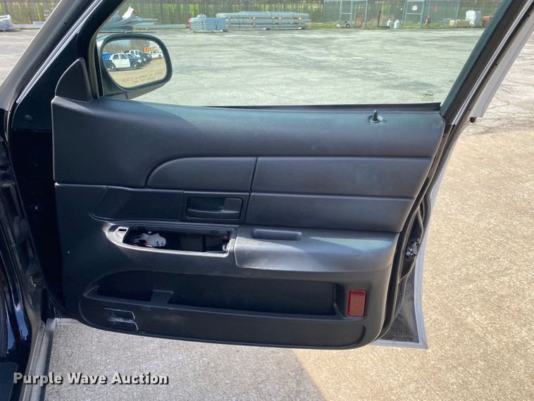 image for item JL9078 2011 Ford Crown Victoria Police Interceptor